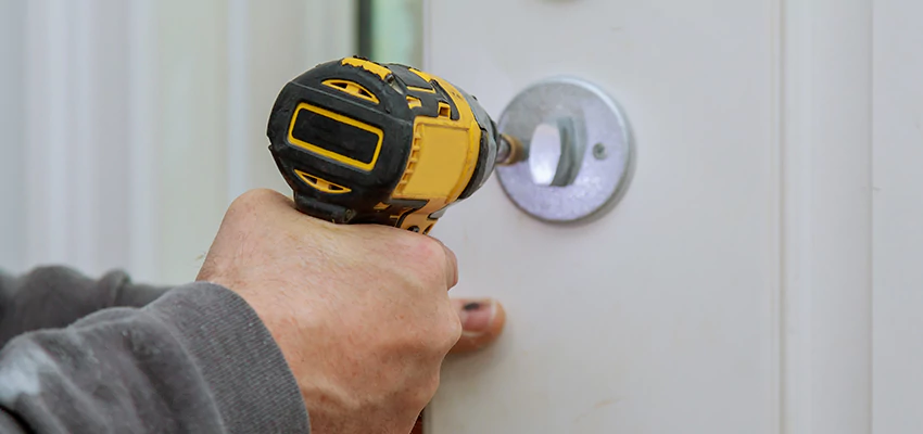 Street Locksmith For Smart Lock Repair in Whitestone, NY